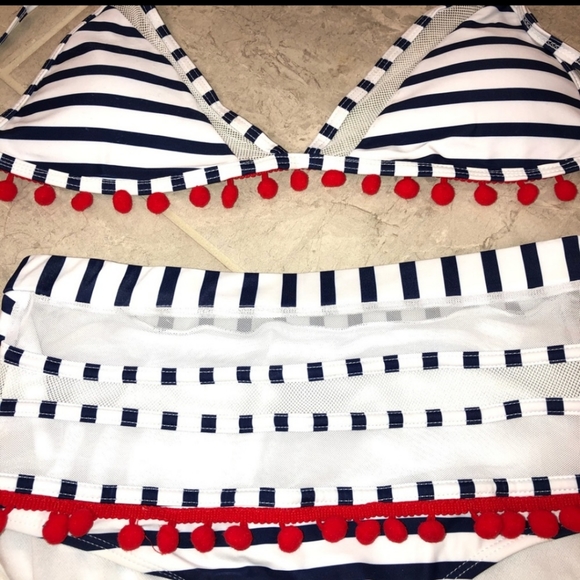 Pom Pom Bikini - Picture 2 of 2